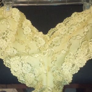 Large Lace yellow panties